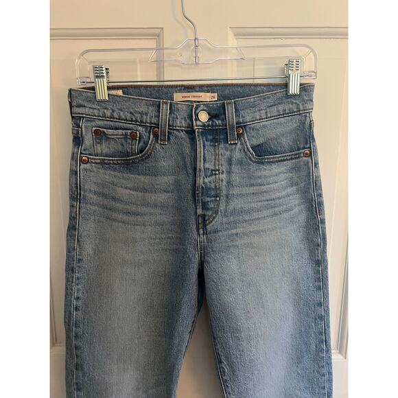 Levis Premium Women's 26 Wedgie Straight Leg Jeans Crop Denim Medium Wash - Picture 13 of 15